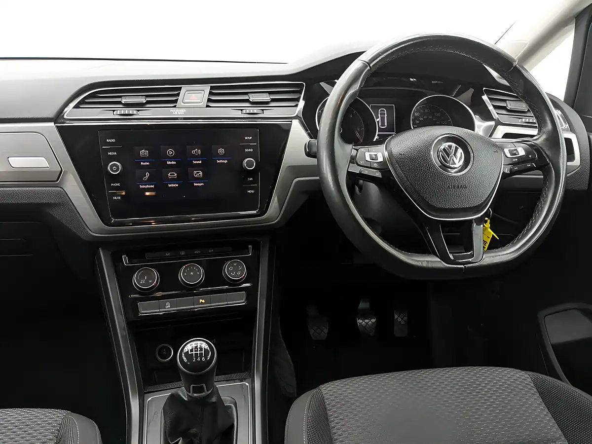 Used 2018 Volkswagen Touran Se Black - Interior and Exterior details 19