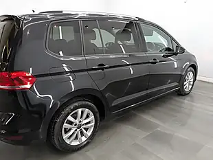 Used 2018 Volkswagen Touran Se Black - Interior and Exterior details 6