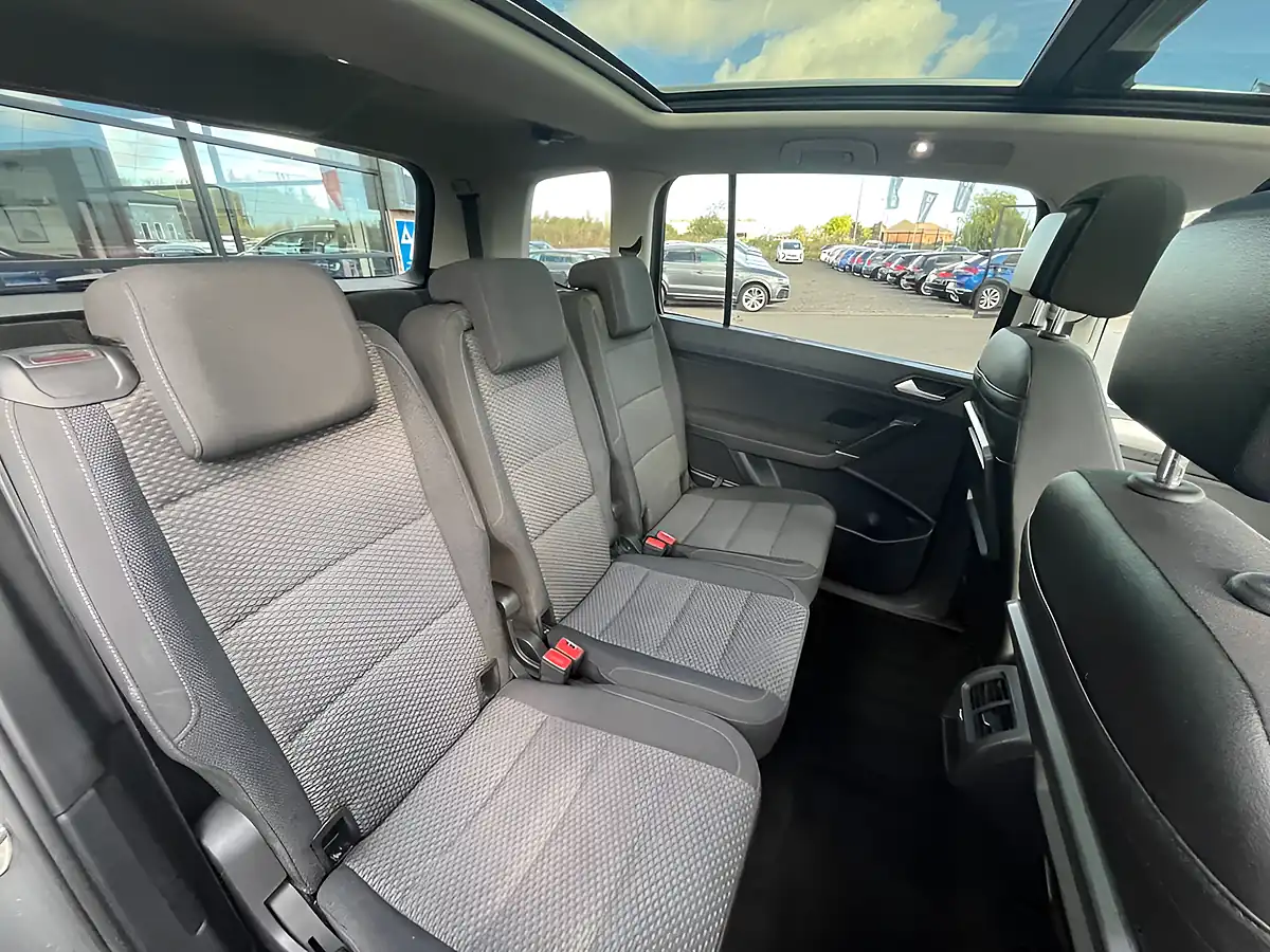 Used 2018 Volkswagen Touran Se Family Indium Grey - Interior and Exterior details 12