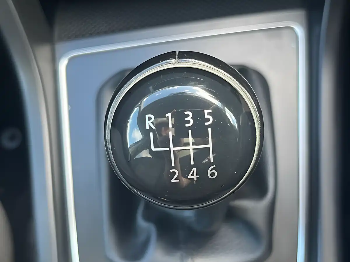 Used 2018 Volkswagen Touran Se Family Indium Grey - Interior and Exterior details 15