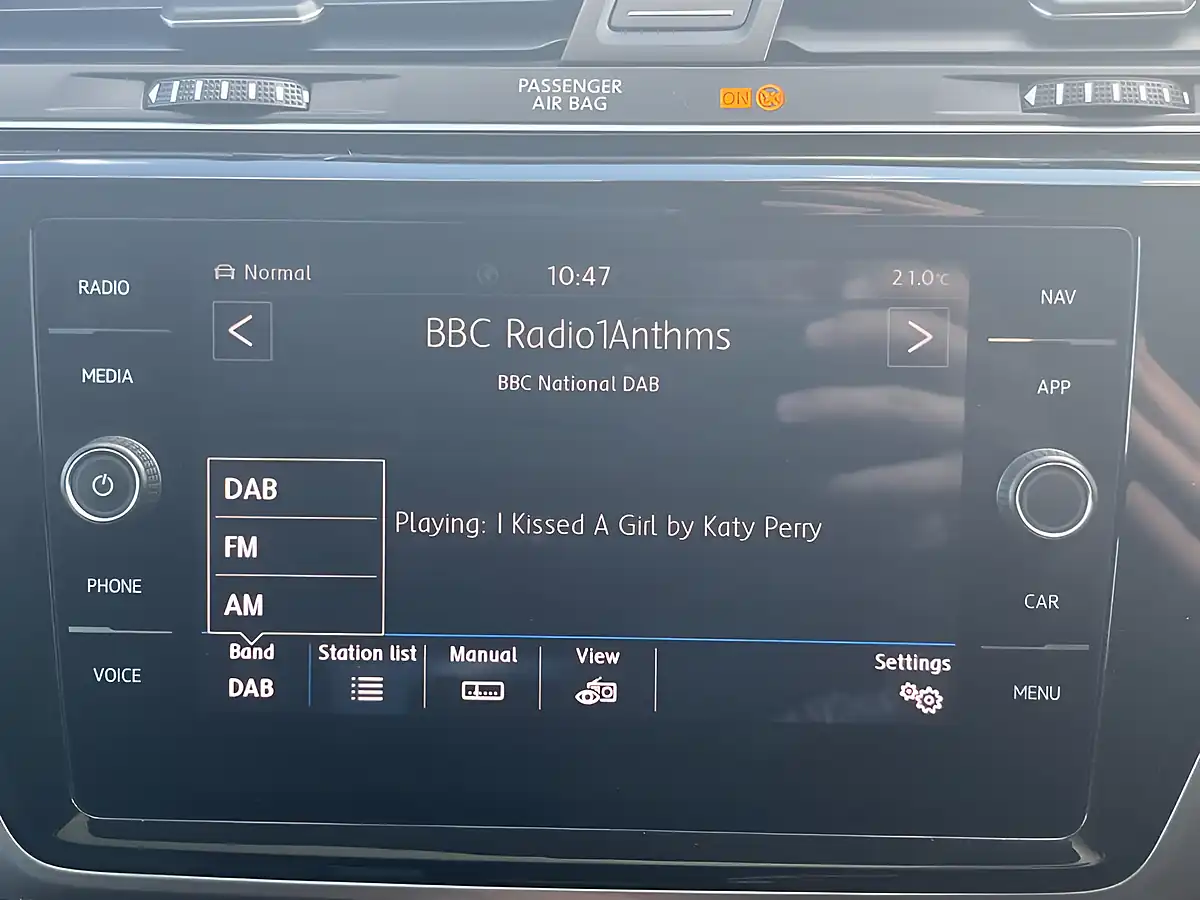 Used 2018 Volkswagen Touran Se Family Indium Grey - Interior and Exterior details 16