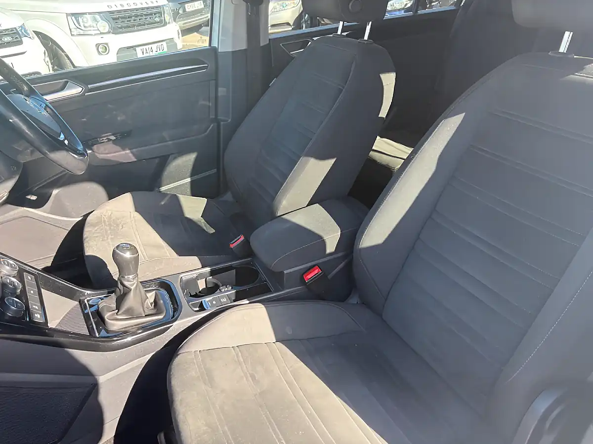 Used 2018 Volkswagen Touran Sel White - Interior and Exterior details 11