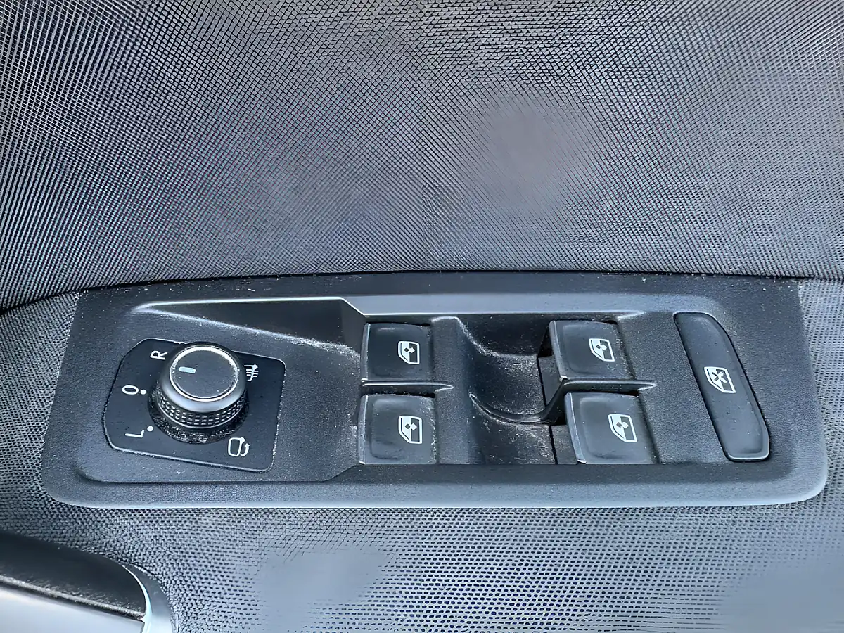 Used 2018 Volkswagen Touran Sel White - Interior and Exterior details 13