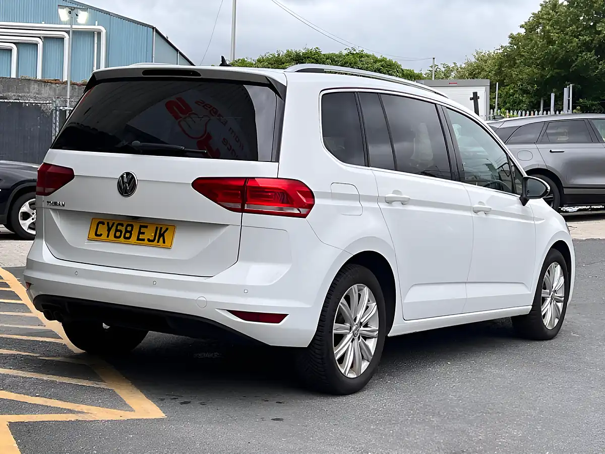 Used 2018 Volkswagen Touran Sel White - Interior and Exterior details 6