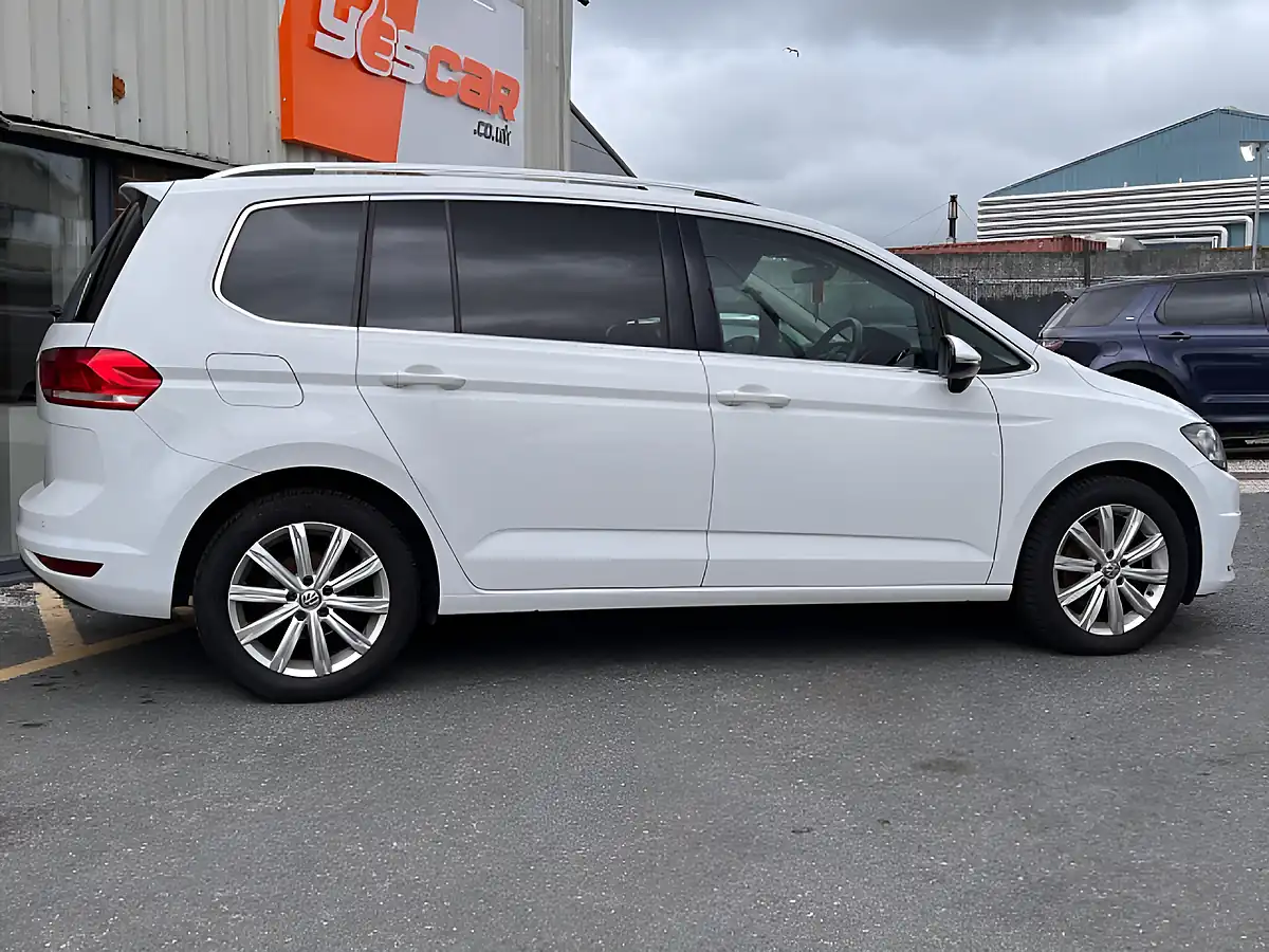 Used 2018 Volkswagen Touran Sel White - Interior and Exterior details 8