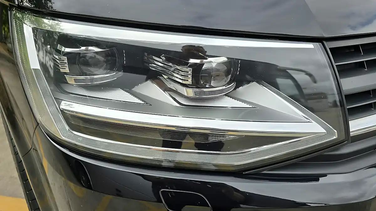 Used 2018 Volkswagen Transporter Highline Black - Interior and Exterior details 10