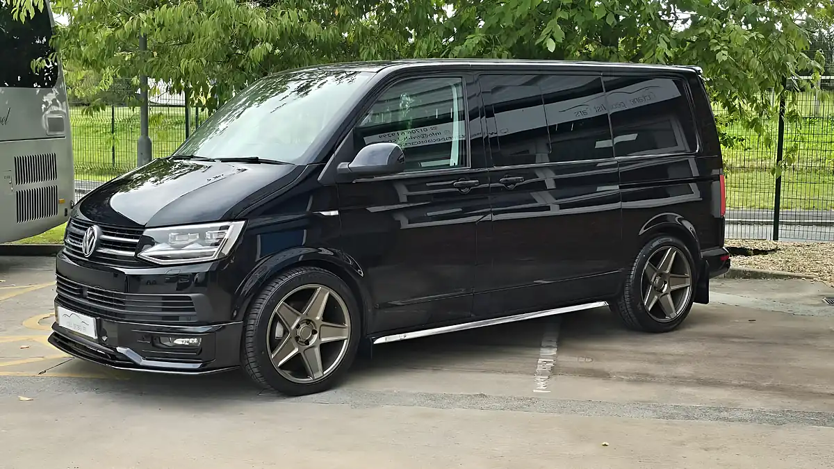 Used 2018 Volkswagen Transporter Highline Black - Interior and Exterior details 5