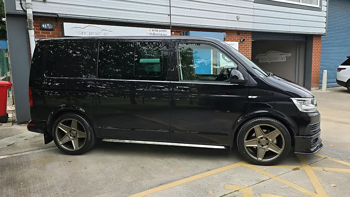 Used 2018 Volkswagen Transporter Highline Black - Interior and Exterior details 6