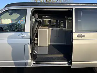 Used 2018 Volkswagen Transporter Highline Silver - Interior and Exterior details 11