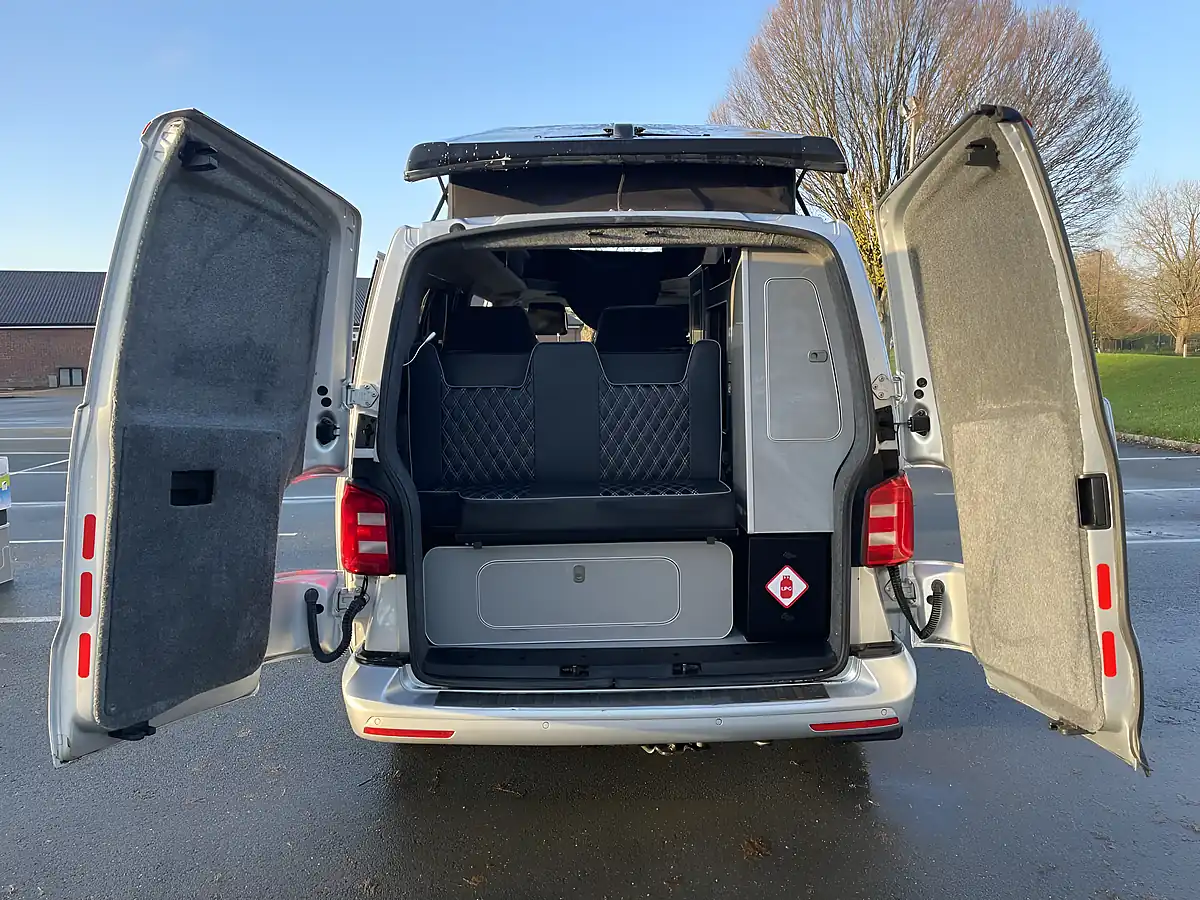 Used 2018 Volkswagen Transporter Highline Silver - Interior and Exterior details 16