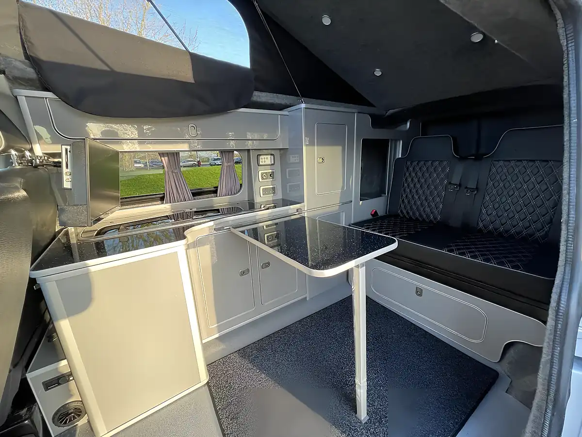 Used 2018 Volkswagen Transporter Highline Silver - Interior and Exterior details 19