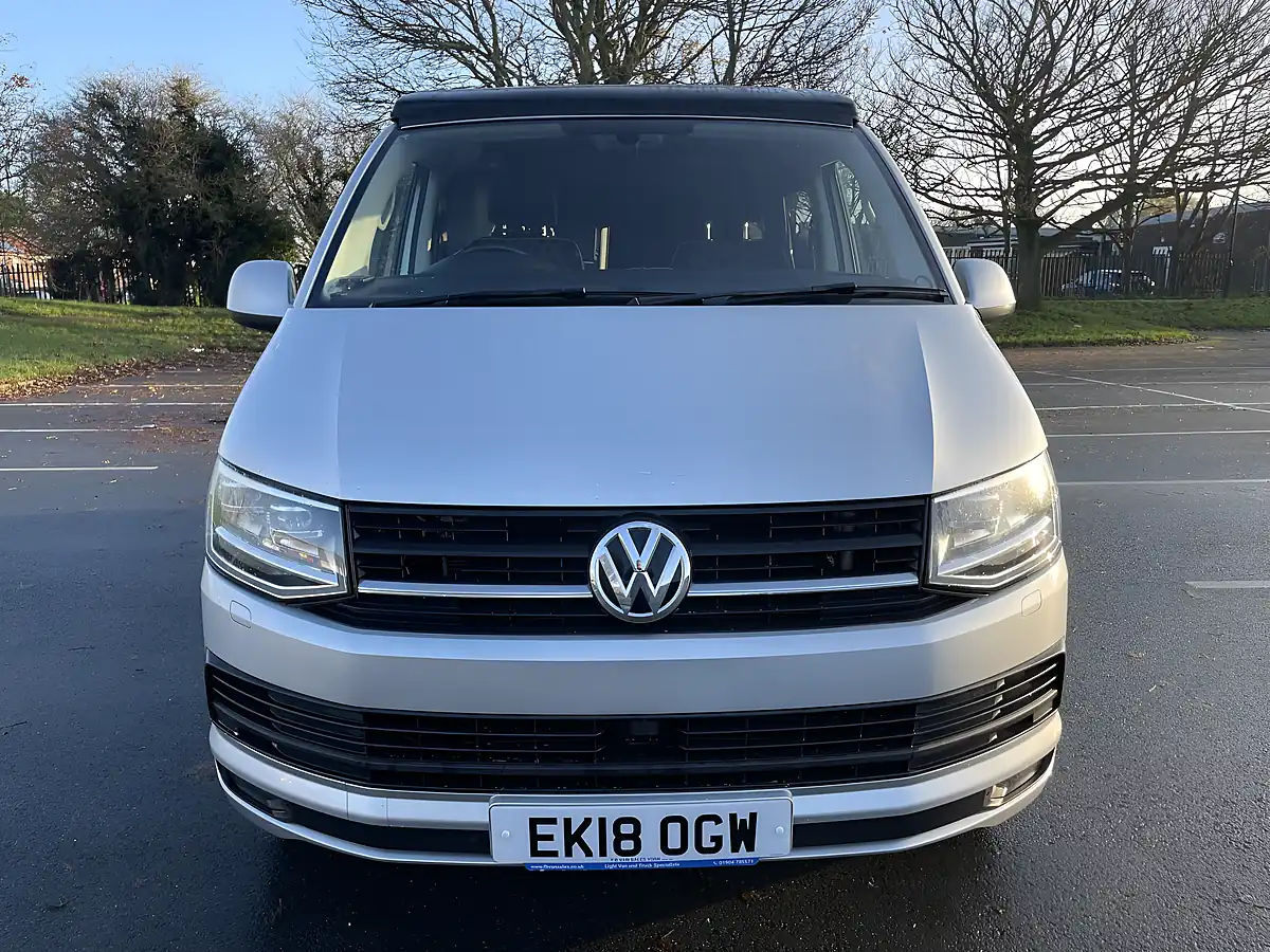 Used 2018 Volkswagen Transporter Highline Silver - Interior and Exterior details 4