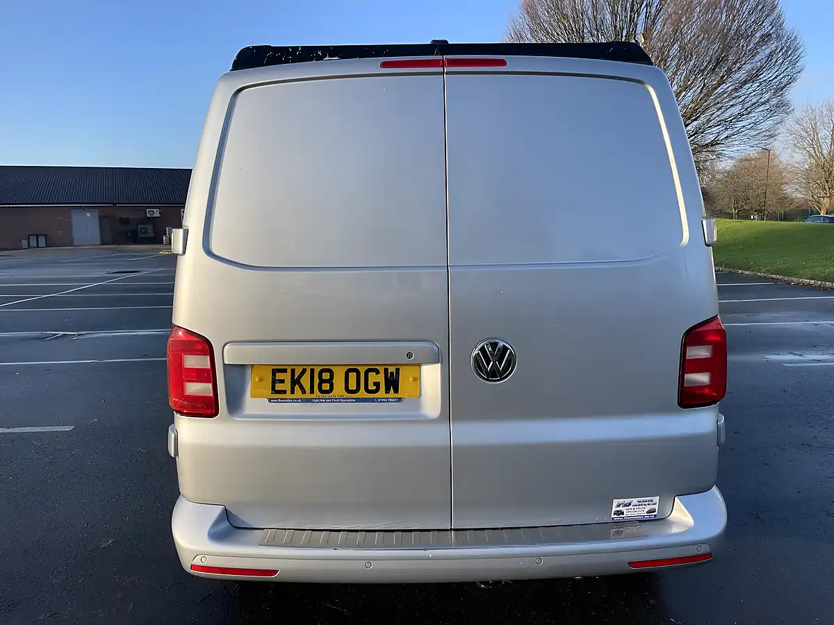 Used 2018 Volkswagen Transporter Highline Silver - Interior and Exterior details 7