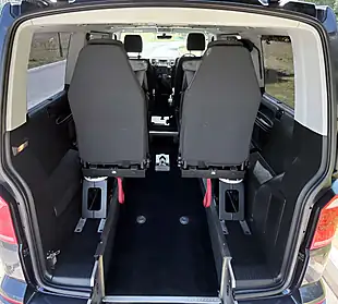 Used 2018 Volkswagen Transporter Se Blue - Interior and Exterior details 11