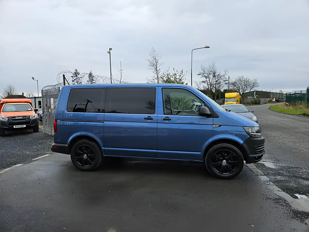 Used 2018 Volkswagen Transporter Shuttle Blue - Interior and Exterior details 2