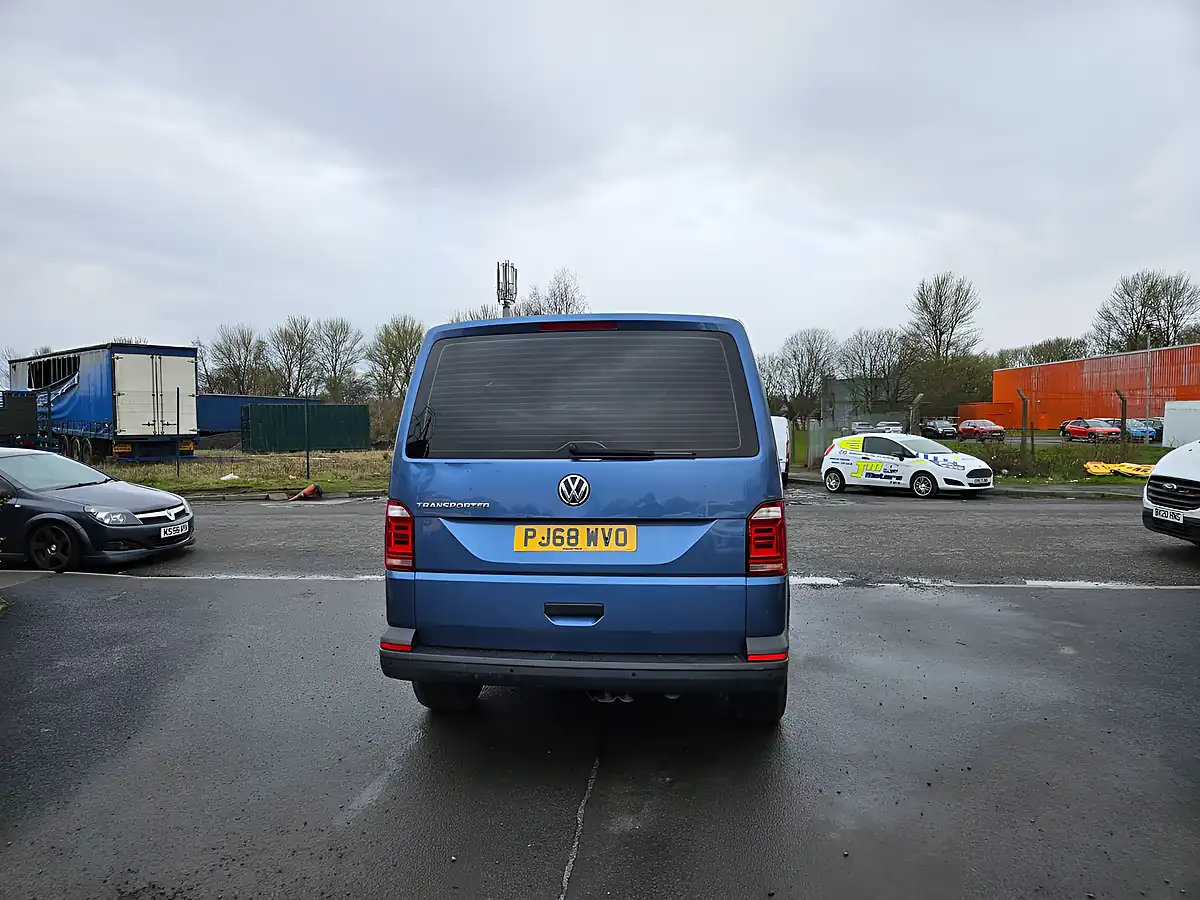 Used 2018 Volkswagen Transporter Shuttle Blue - Interior and Exterior details 7