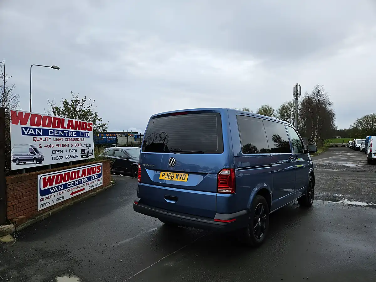 Used 2018 Volkswagen Transporter Shuttle Blue - Interior and Exterior details 8