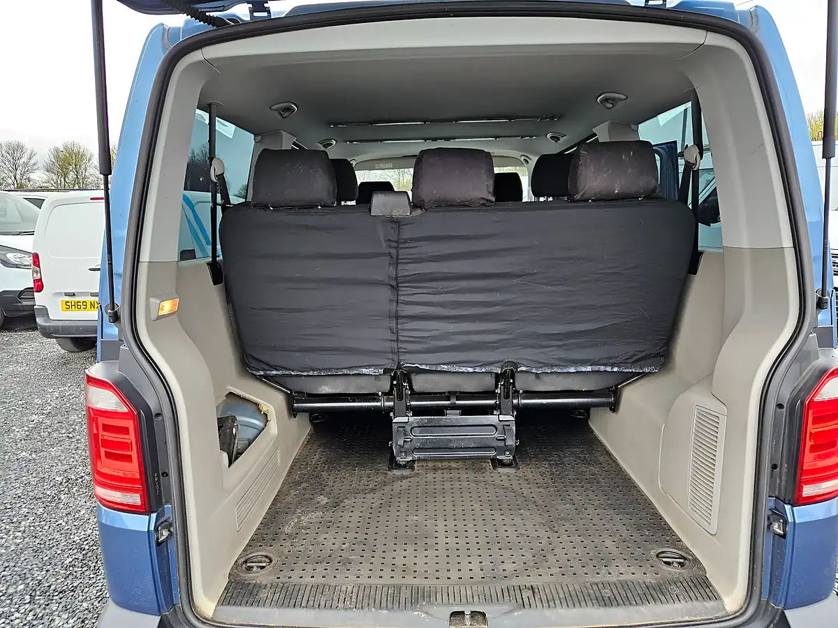 Used 2018 Volkswagen Transporter Shuttle Blue - Interior and Exterior details 9