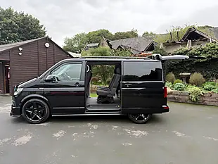 Used 2018 Volkswagen Transporter Shuttle Bluemotion Tech S Black - Interior and Exterior details 11