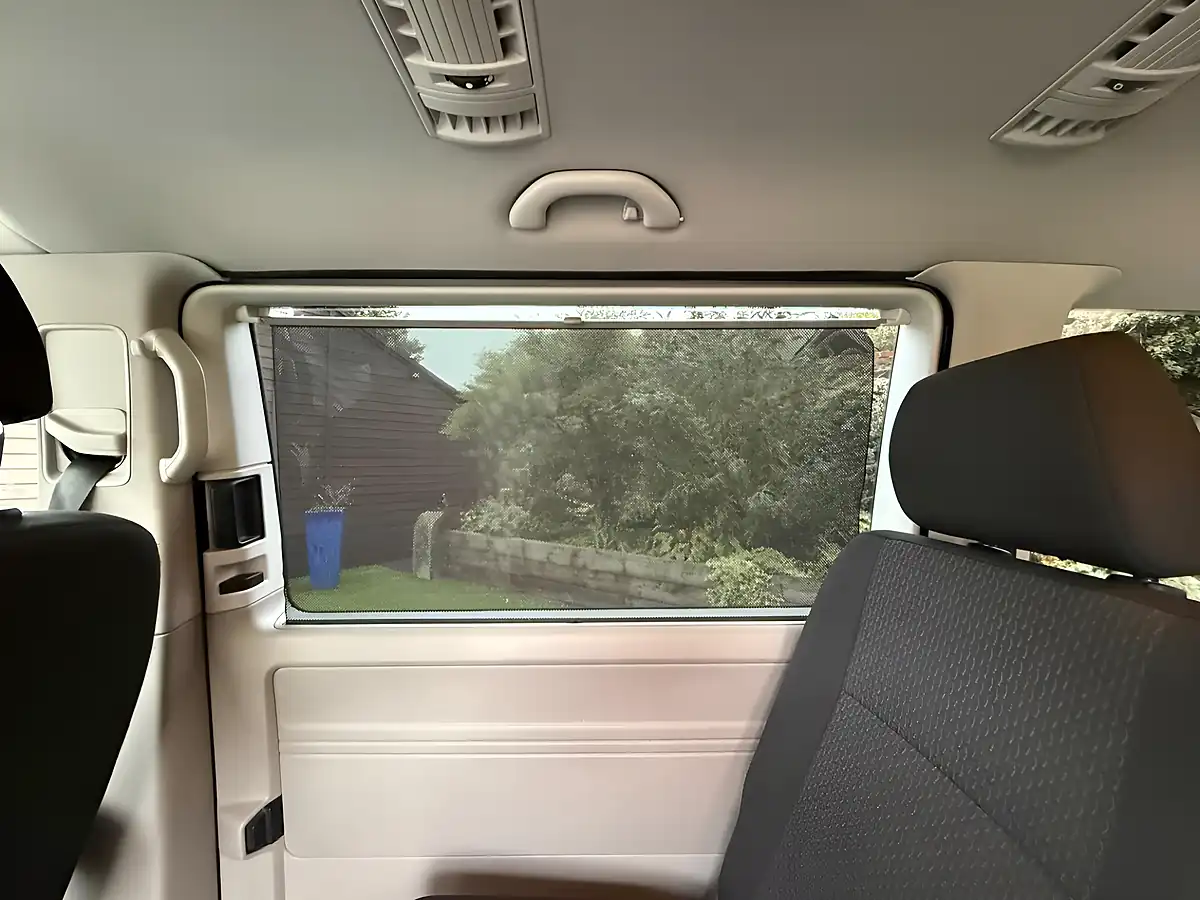 Used 2018 Volkswagen Transporter Shuttle Bluemotion Tech S Black - Interior and Exterior details 17