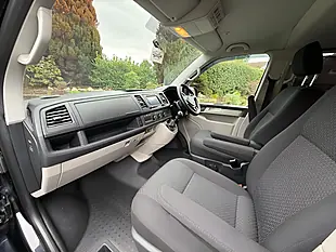 Used 2018 Volkswagen Transporter Shuttle Bluemotion Tech S Black - Interior and Exterior details 19
