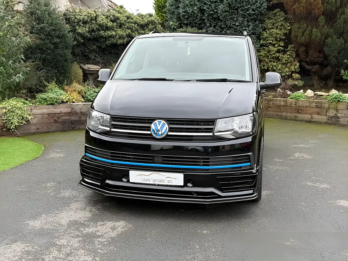 Used 2018 Volkswagen Transporter Shuttle Bluemotion Tech S Black - Interior and Exterior details 4