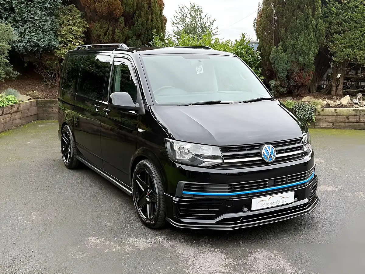 Used 2018 Volkswagen Transporter Shuttle Bluemotion Tech S Black - Interior and Exterior details 5