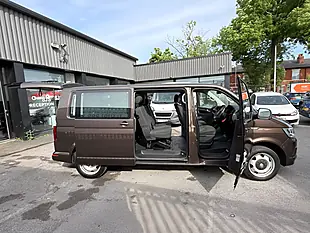 Used 2018 Volkswagen Transporter Shuttle Se Brown - Interior and Exterior details 10