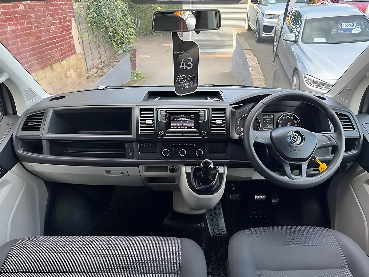 Used 2018 Volkswagen Transporter Shuttle Shuttle S Beige - Interior and Exterior details 10