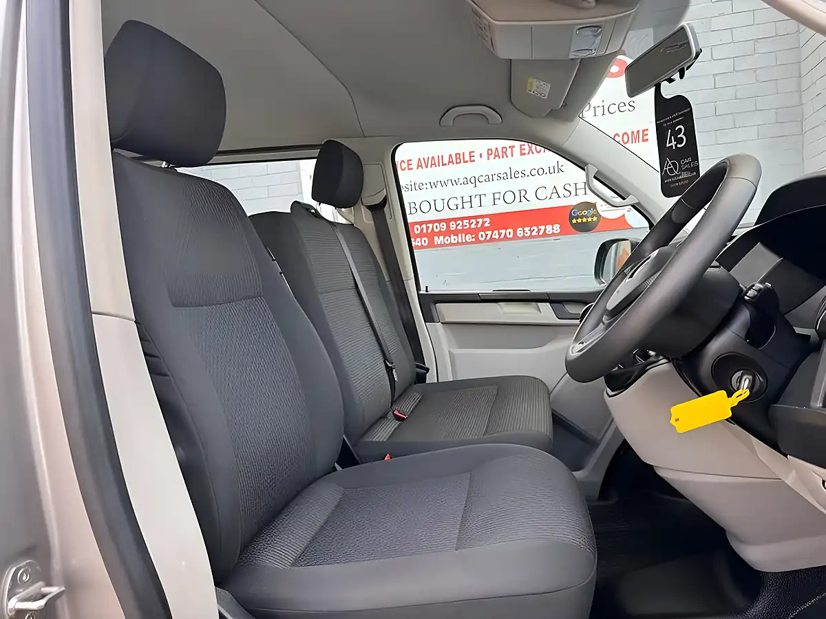 Used 2018 Volkswagen Transporter Shuttle Shuttle S Beige - Interior and Exterior details 11