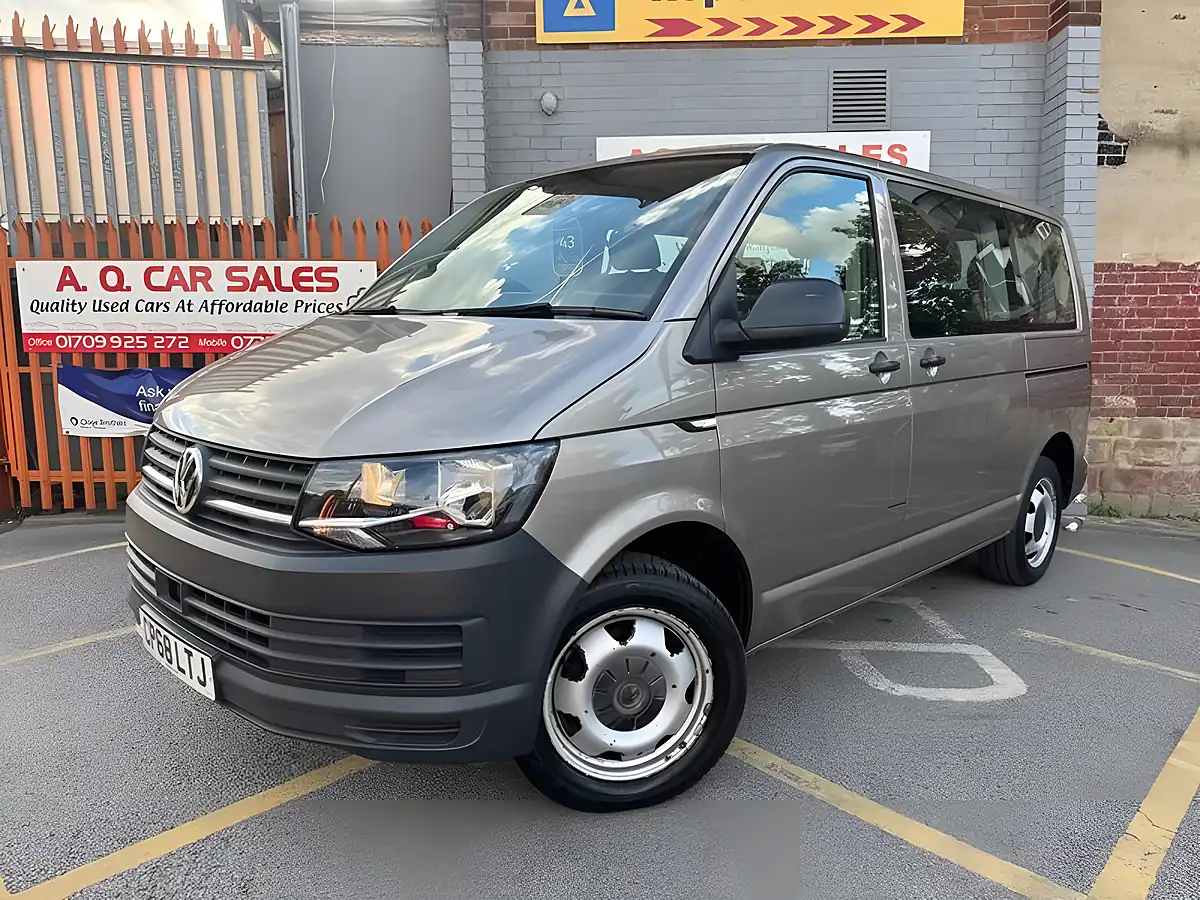 Used 2018 Volkswagen Transporter Shuttle Shuttle S Beige - Interior and Exterior details 3