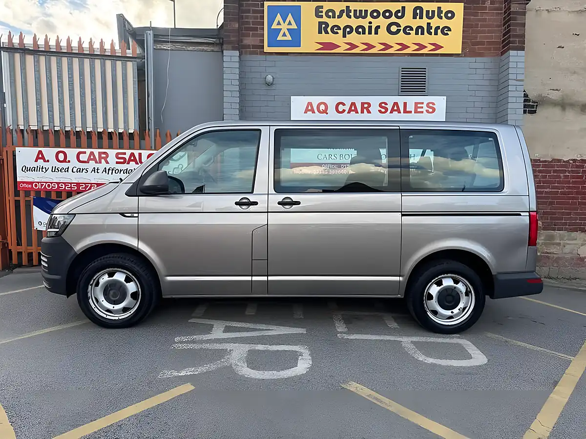 Used 2018 Volkswagen Transporter Shuttle Shuttle S Beige - Interior and Exterior details 4