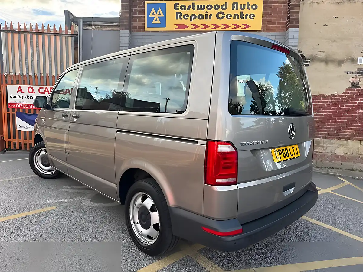 Used 2018 Volkswagen Transporter Shuttle Shuttle S Beige - Interior and Exterior details 5