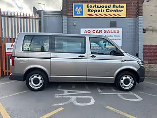 Used 2018 Volkswagen Transporter Shuttle Shuttle S Beige - Interior and Exterior details 8