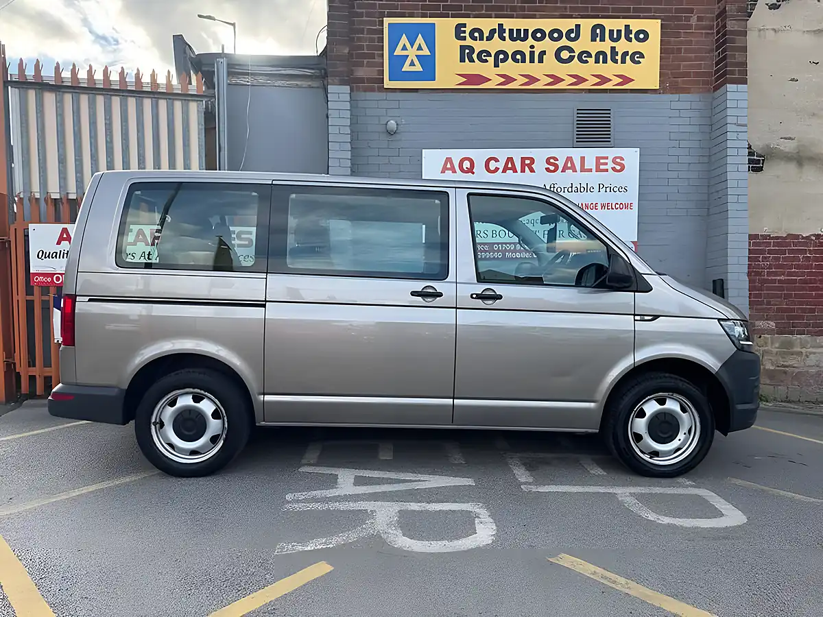 Used 2018 Volkswagen Transporter Shuttle Shuttle S Beige - Interior and Exterior details 8