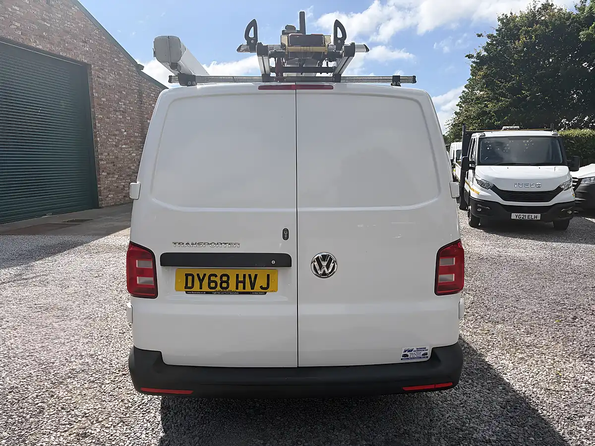 Used 2018 Volkswagen Transporter Startline Lwb White - Interior and Exterior details 5