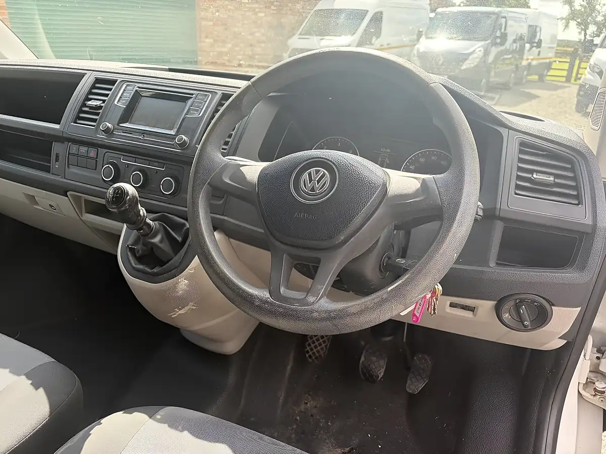 Used 2018 Volkswagen Transporter Startline Lwb White - Interior and Exterior details 7