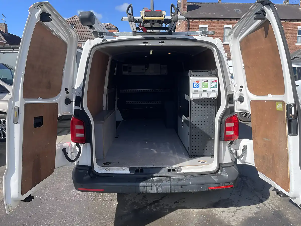 Used 2018 Volkswagen Transporter Startline Lwb White - Interior and Exterior details 10