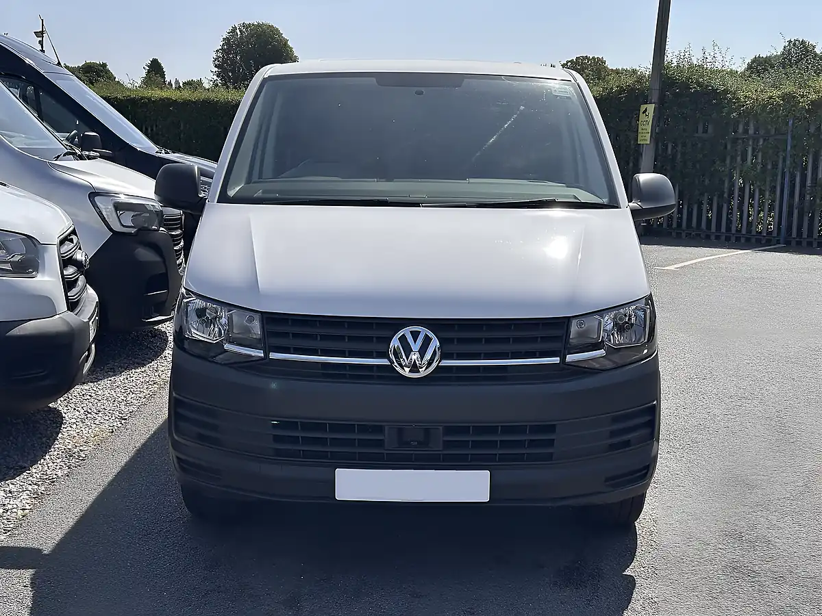 Used 2018 Volkswagen Transporter Startline White - Interior and Exterior details 13
