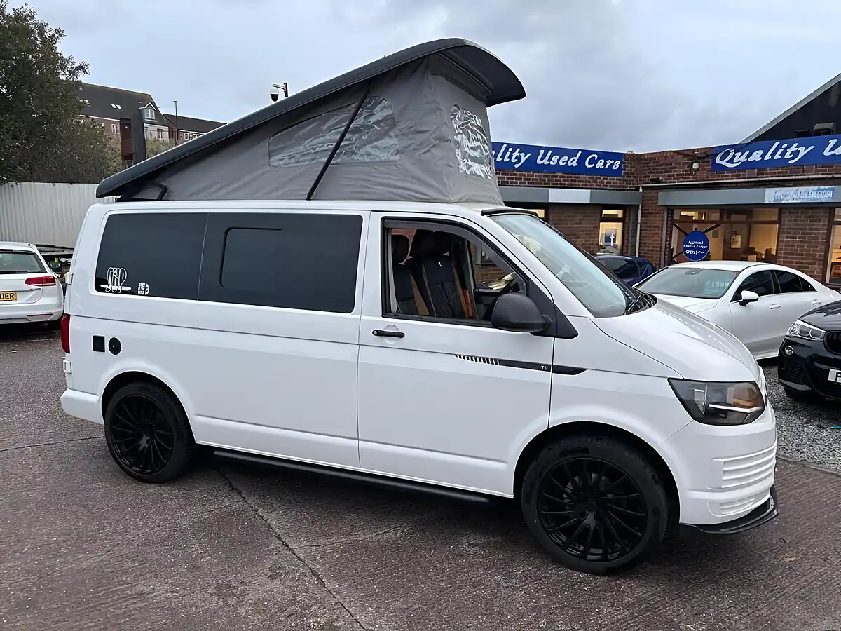 Used 2018 Volkswagen Transporter Startline White - Front View