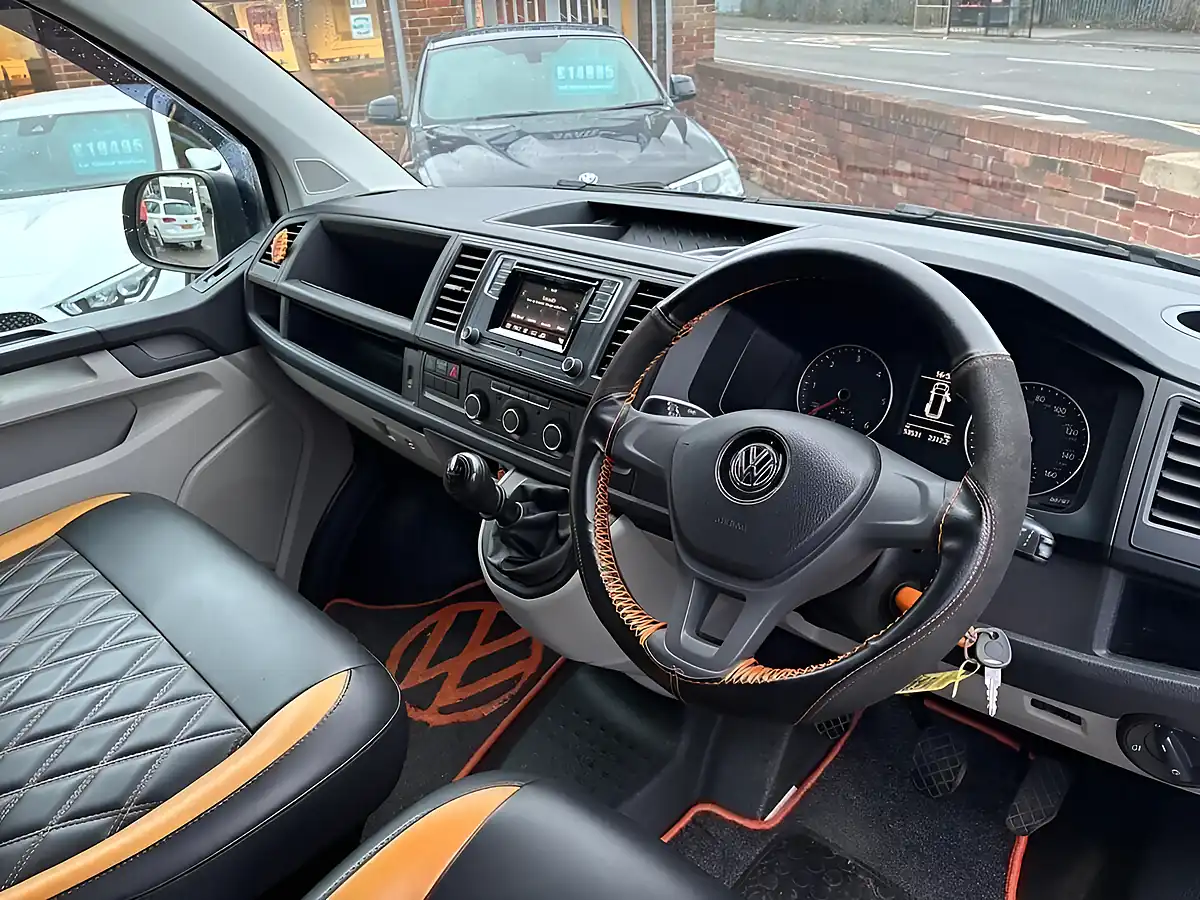 Used 2018 Volkswagen Transporter Startline White - Interior and Exterior details 13