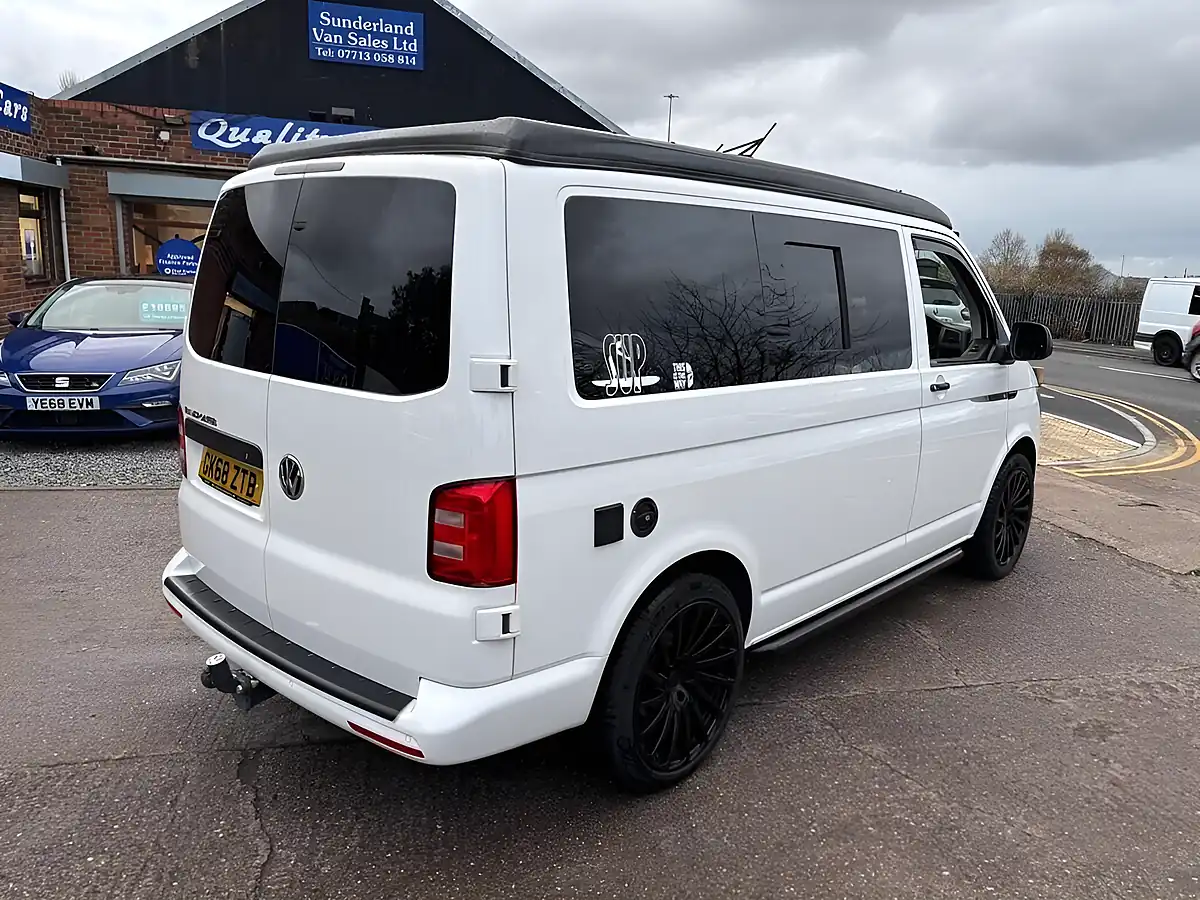Used 2018 Volkswagen Transporter Startline White - Interior and Exterior details 4