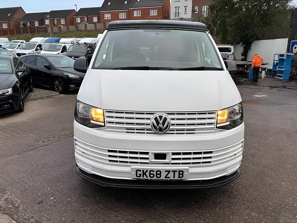 Used 2018 Volkswagen Transporter Startline White - Interior and Exterior details 8