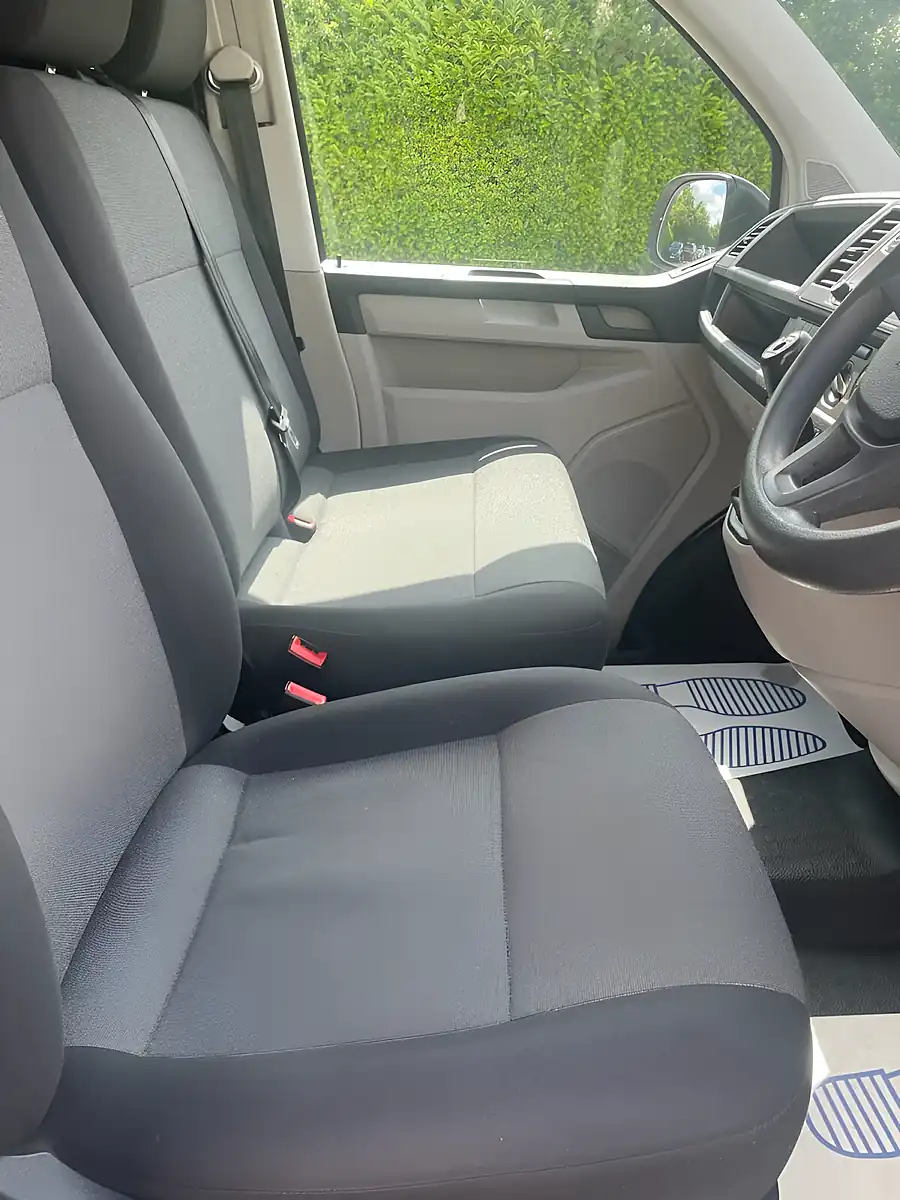 Used 2018 Volkswagen Transporter Startline White - Interior and Exterior details 12