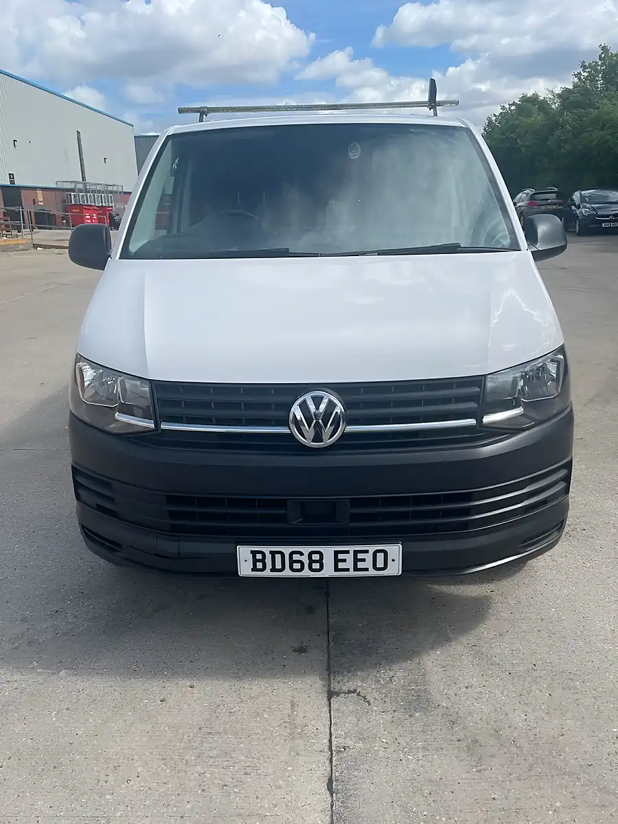 Used 2018 Volkswagen Transporter Startline White - Interior and Exterior details 7