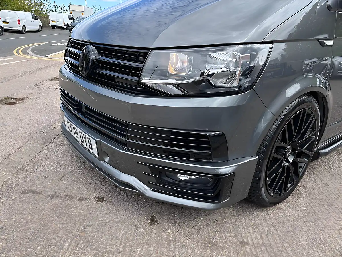 Used 2018 Volkswagen Transporter T32 Highline Kombi Grey - Interior and Exterior details 3