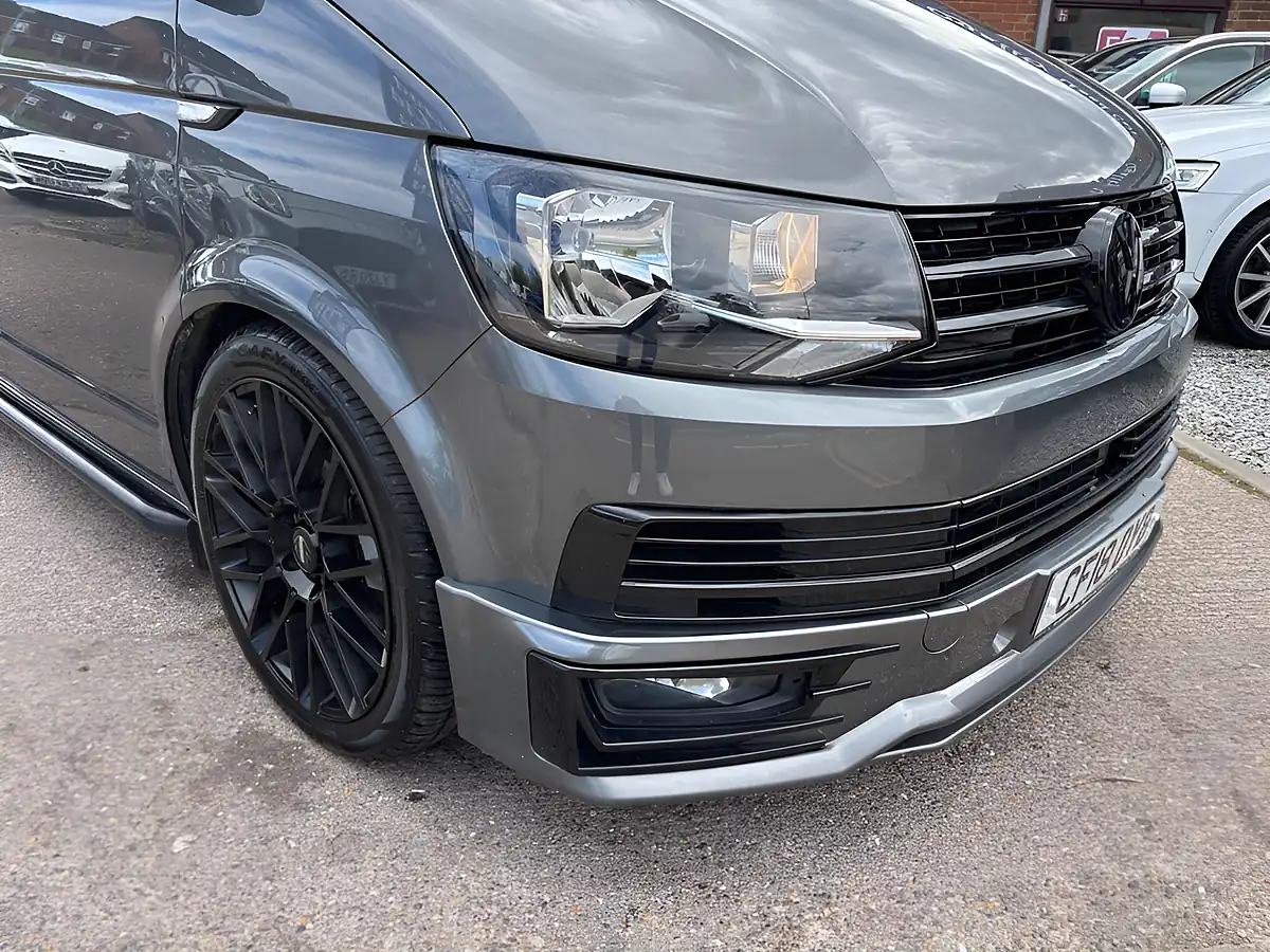 Used 2018 Volkswagen Transporter T32 Highline Kombi Grey - Interior and Exterior details 4