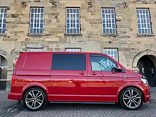 Used 2018 Volkswagen Transporter T32 Highline Kombi Red - Interior and Exterior details 13