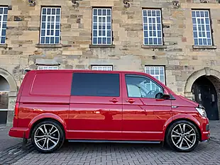 Used 2018 Volkswagen Transporter T32 Highline Kombi Red - Interior and Exterior details 14