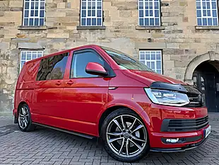 Used 2018 Volkswagen Transporter T32 Highline Kombi Red - Interior and Exterior details 4